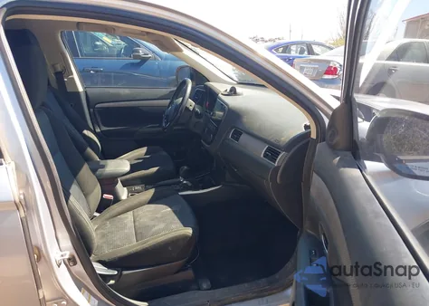 2017 Mitsubishi Outlander Se z USA, uszkodzony, nr VIN JA4AD3A36HZ027031